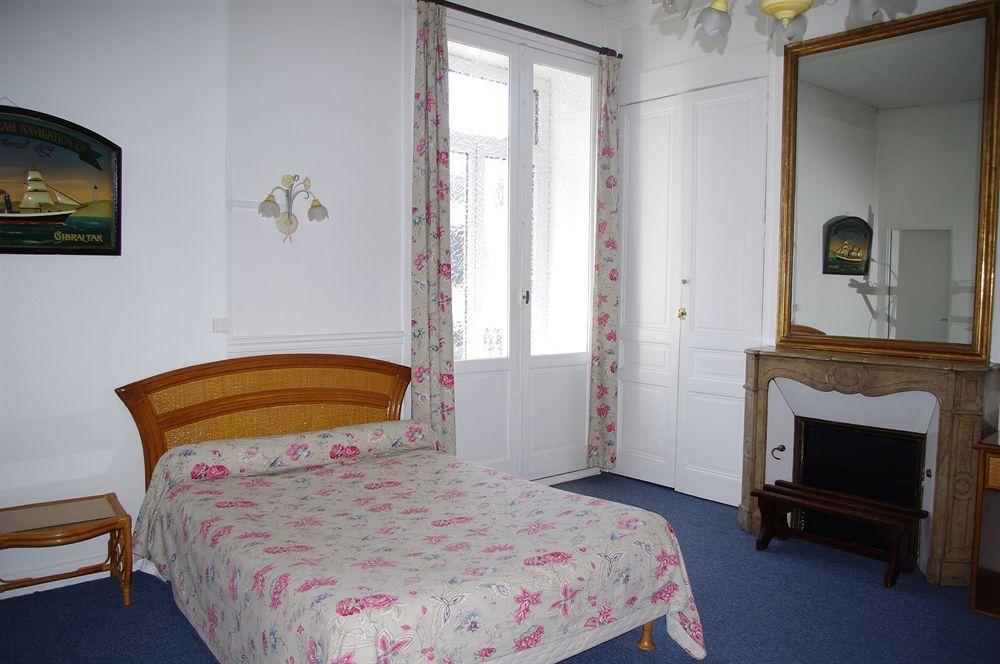 Hotel De La Paix Limoges Esterno foto